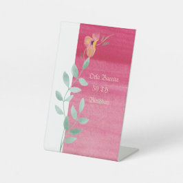 Elegant roze reclamebord met voetstuk