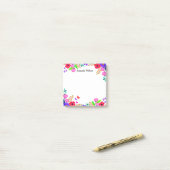 Elegant roze rode paarse bloemen en vlinder post-it® notes (Op bureau)