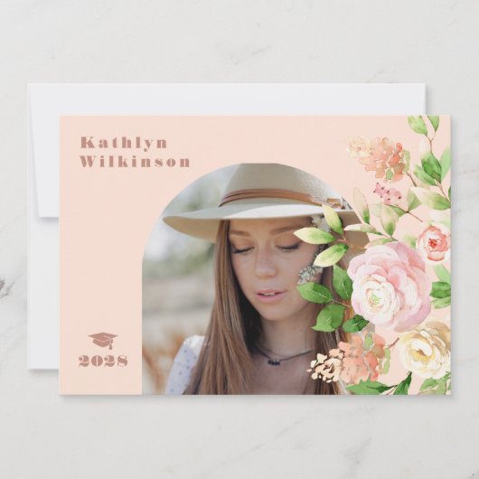 Elegant roze Rose Floral Arch Foto Afstuderen Aankondiging (Voorkant)