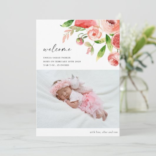 Elegant roze Rose Floral Foto Baby geboorte Aankondiging (Staand voorkant)