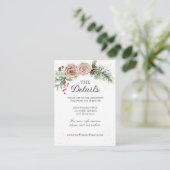 Elegant roze Roses Red Berries Greenery Wedding Informatiekaartje (Staand voorkant)