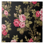 Elegant  roze rozen-zwarte achtergrond tegeltje<br><div class="desc">Prachtige sprays van elegante romantische roze rozen en weelderig groen gebladerte op zwarte achtergrond. Patroon is naadloos en kan omhoog of omlaag worden vergroot of verkleind met behulp van de schaal   en - knoppen in het ontwerpgereedschap.</div>