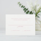 Elegant roze script monogram bruiloft RSVP kaartje (Staand voorkant)