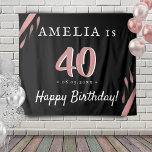 Elegant roze zwart 40th Birthday Party Backdrop Wandkleed<br><div class="desc">Elegant Roze Black 40th Birthday Party Backdrop. Het ontwerp is in roze,  witte en zwarte kleuren met roze waterverf strepen. Gebruik de tapisserieën als achtergrond voor het 40ste verjaardagsfeest voor een vrouw. Pas het aan met jouw naam,  datum en leeftijd.</div>