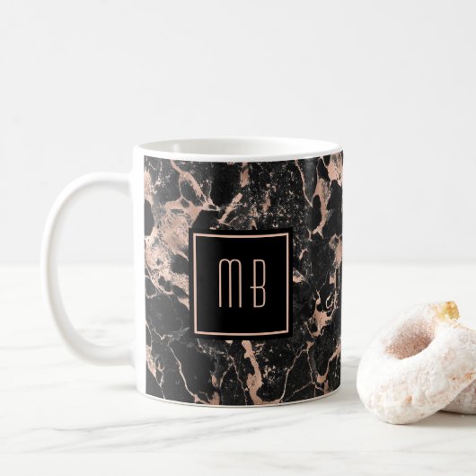 Elegant Rozen marmer met monogram Koffiemok (Met donut)