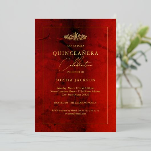 Elegant Ruby Red Gold Quinceanera 15de Folie Uitnodiging (Staand Voorkant)