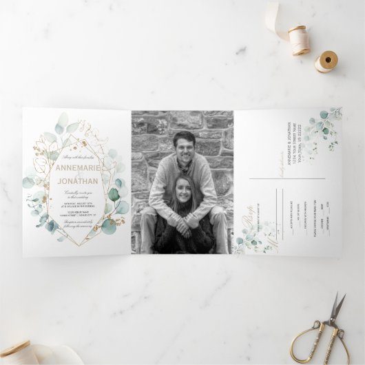 Elegant Rustic Green & Gold Eucalyptus Wedding Drieluik Kaart (Binnen)