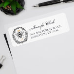 Elegant Rustic Vintage Crown Honey Queen Bee Etiket<br><div class="desc">Elegant  stijl honig-themed adresetiket. Het ontwerp is voorzien van een eigen,  met de hand getekende koningin van het  model honingbij met een elegante kroon boven de koningin. Een prachtige rustige  florale lijsten met de koninginnenbijenafbeelding Alle illustraties zijn met de hand getekende originele illustraties van de moedthologie.</div>