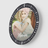 Elegant Rustic Wood Aangepaste naam Foto Grote Klok (Hoek)