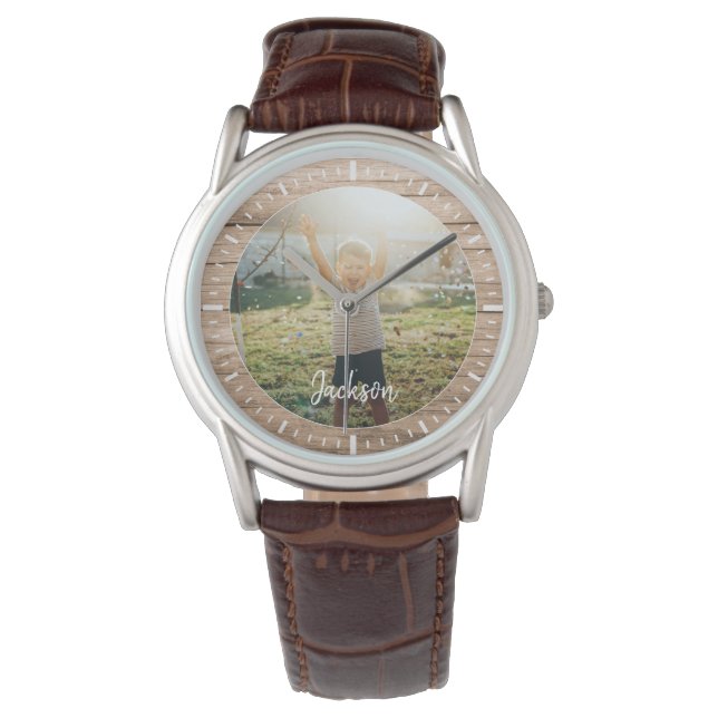 Elegant Rustic Wood Aangepaste naam Foto Horloge (Voorkant)