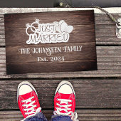 Elegant rustiek hout net getrouwd met witte typogr deurmat