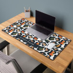 Elegant Safari Animal Skin Leopard spot Girly Bureaumat<br><div class="desc">De moderne, exotische en indrukwekkende bureaumat met dierenprint toont een boeiend digitaal afbeelding luipaardhuid, ontworpen met elegantie en warmte in het achterhoofd. Het kleurenpalet bevat een harmonieuze mix van zwarte, oranje, gele, groene en beige tinten, waardoor een visueel opvallende en stijlvolle look wordt gecreëerd. De zwarte tinten zorgen voor een...</div>