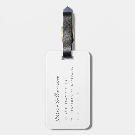 Elegant Sage and White Quatrefoil Monogram Bagagelabel (Achterkant verticaal)