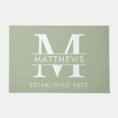 Elegant Sage Green Custom Monogram Name Deurmat (Voorkant)
