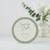 Elegant Sage Green Script Scallop Weddenschap Save The Date (Staand voorkant)