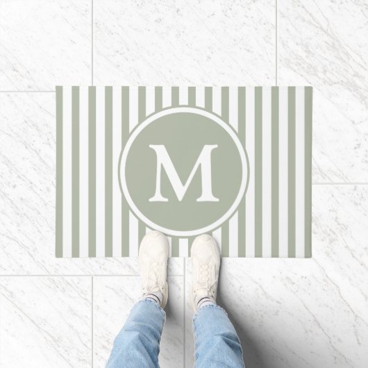 Elegant Sage Green Stripes Monogram Deurmat (Binnen)