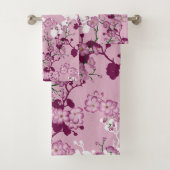 Elegant Sakura Pink Burgundy White Cherry Blossom Bad Handdoek (Insitu)