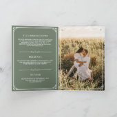 Elegant Saliegroen en Wit Monogram Trouwfeest (Binnen)