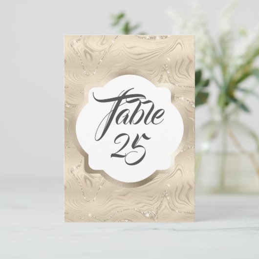 Elegant Sandy Gold Faux Folie Tafelnummer Kaart (Staand voorkant)