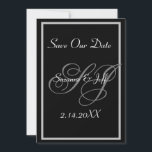 Elegant save the date monogram bruiloft kaart<br><div class="desc">Een elegante monogram Namen Initialen Bewaar onze datum aankondiging uitnodiging. Zwart-Wit. Personaliseer met de namen/initialen van de bruid en bruidegom en de trouwdatum. U kunt het lettertype/de kleuren aanpassen met de knop Bewerken om precies bij uw kleuren te passen. Wordt geleverd met witte enveloppen. Voor bijpassende accessoires zie ons hele...</div>
