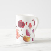 Elegant Scattered Floral Petal Mug | Modern Mug Porselein Kop (Voorkant rechts)