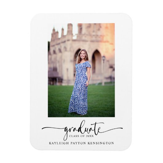Elegant Script Afstuderen Foto aankondiging Magneet (Verticaal)