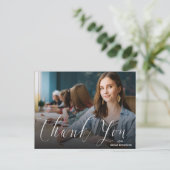 Elegant Script Afstuderen Foto Dank u Briefkaart (Staand voorkant)