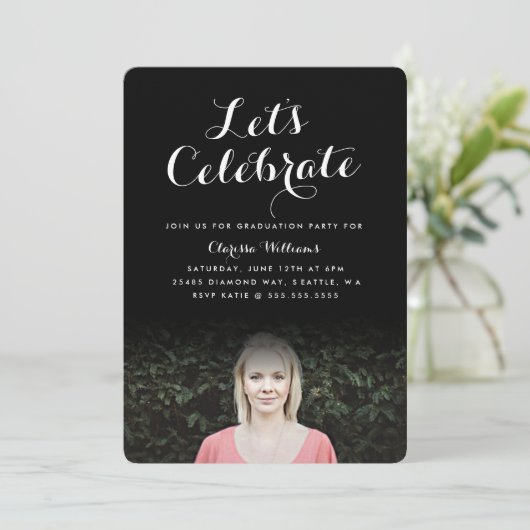 Elegant Script Afstuderen Uitnodigen Kaart (Staand voorkant)