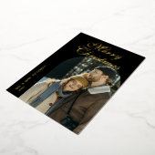 Elegant Script Arch Newlyweds Photo Black Gold Folie Feestdagenkaart (Gedraaid)