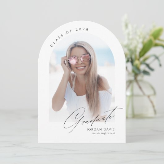 Elegant Script Arch Photo Afstuderen Aankondiging (Staand voorkant)
