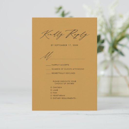 Elegant Script Beige Minimalistisch Chique Bruilof RSVP Kaartje (Staand voorkant)