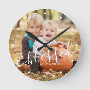 Elegant script "Blessed" aangepaste foto Ronde Klok