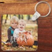 Elegant script "Blessed" aangepaste foto Sleutelhanger (Achterkant)