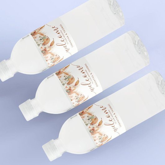 Elegant Script Bloemen Terracotta Welkom bruiloft Waterfles Etiket