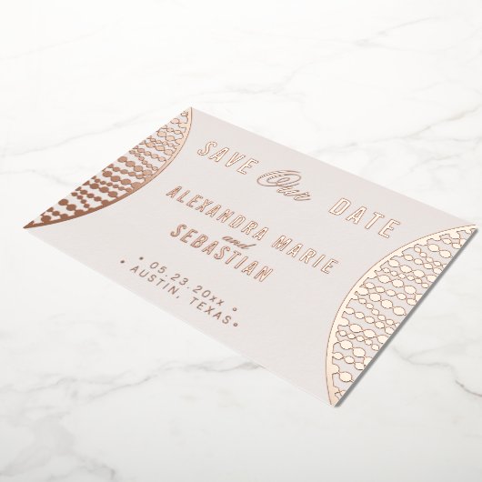 Elegant Script Blush Pearl Save the Date Roos Gold Folie Uitnodiging (Gedraaid)