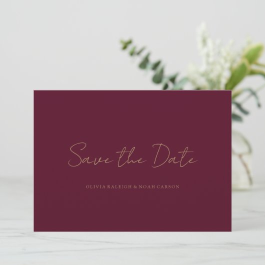 Elegant Script Bourgondië Save the Date Wedding Ka (Staand voorkant)