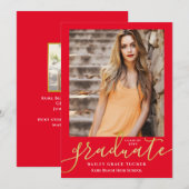 Elegant Script Bright Red Gold 2-foto Afstuderen Aankondiging (Voorkant / Achterkant)
