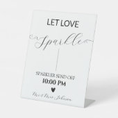 Elegant script bruiloft sparkler reclamebord met voetstuk (Voorkant)