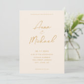 Elegant Script Champagne Wedding Kaart (Staand voorkant)