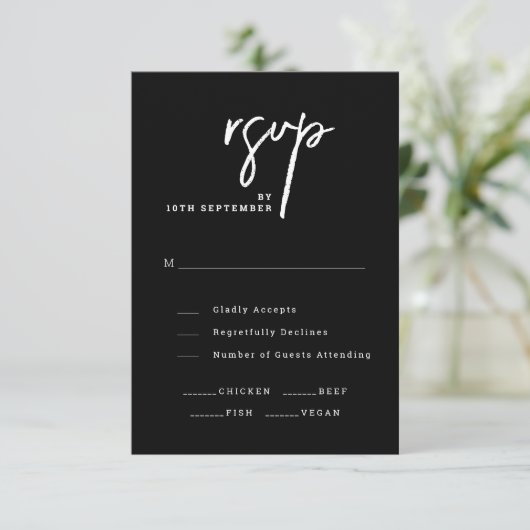 Elegant Script Chic Zwart-wit bruiloft RSVP Kaartje (Staand voorkant)