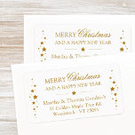 Elegant script Christmas Gold Stars Retouradres Etiket<br><div class="desc">Stijlvolle, elegante kerstretour adreslabel in antiek goud op witte achtergrond met sterrand. Op het label staat de tekst "Merry Christmas and a Happy New Year" met een feestelijk script lettertype en plaatsaanduidingen voor jouw naam en adres in een serif lettertype. Een moderne decoratieve deler met een kleine gouden ster voegt...</div>