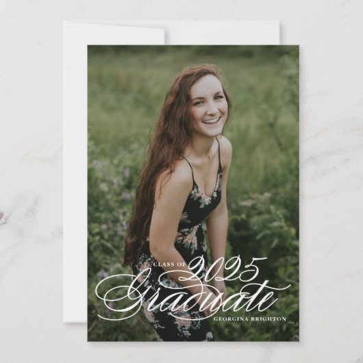 Elegant Script Class of 2025 Foto Afstuderen Aankondiging (Voorkant)