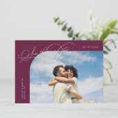 Elegant Script Cranberry Curved Frame Photo Save The Date (Staand voorkant)