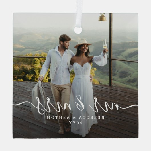 Elegant Script & Custom Newlyweds Photo Christmas Glas Ornament (Achterkant)