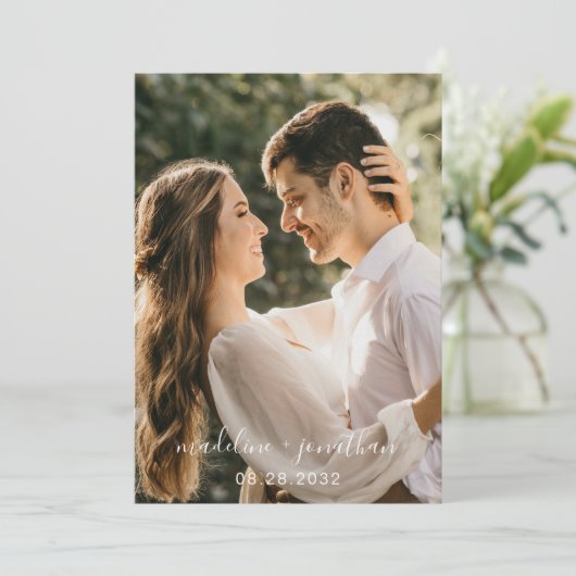 Elegant Script Dusty Blue Foto QR Code Wedding Kaart (Staand voorkant)