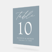 Elegant Script Dusty Blue Wedding Table Nummer Acryl Bord (Hoek)
