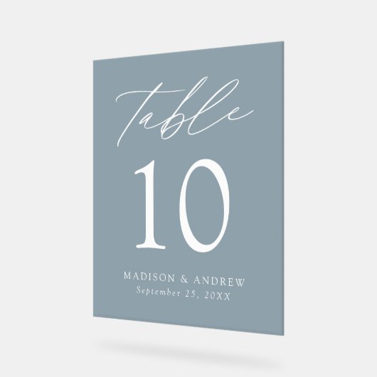 Elegant Script Dusty Blue Wedding Table Nummer Acryl Bord (Hoek)