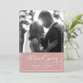 Elegant Script Dusty Pink Modern Wedding Foto Bedankkaart (Staand voorkant)