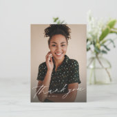 Elegant script eenvoudig twee foto afstuderen bedankkaart (Staand voorkant)