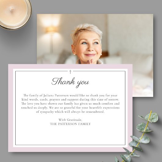 Elegant Script Eenvoudige Cross Custom begrafenisf Bedankkaart